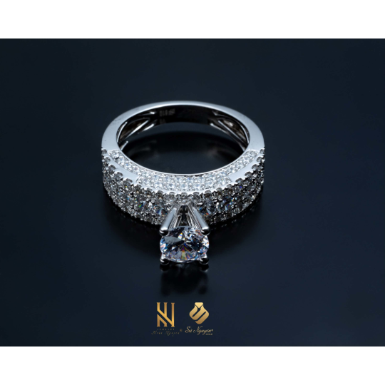 nhan-vang-italy-750-mau-375
