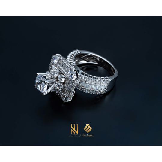 nhan-vang-italy-750-mau-370
